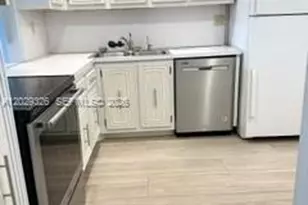 8101 SW 24th Ct, Davie, FL 33324 - Photo 8