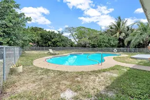 2415 Pierce St, Hollywood, FL 33020 - Photo 22