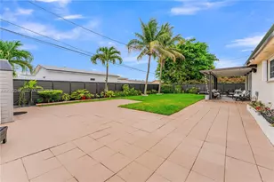 884 W 72nd Pl, Hialeah, FL 33014 - Photo 40