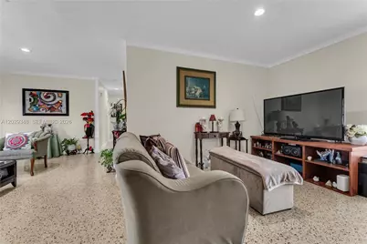 884 W 72nd Pl, Hialeah, FL 33014 - Photo 24