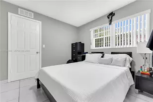884 W 72nd Pl, Hialeah, FL 33014 - Photo 6