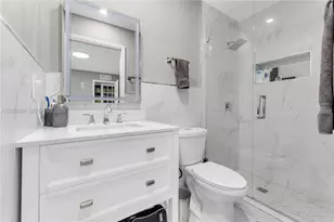 884 W 72nd Pl, Hialeah, FL 33014 - Photo 8