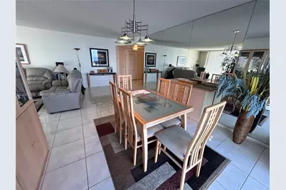 2333 Brickell Ave #1402, Miami, FL 33129 - Photo 6
