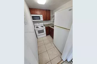 241 SE 9th Ave #103, Pompano Beach, FL 33060 - Photo 6