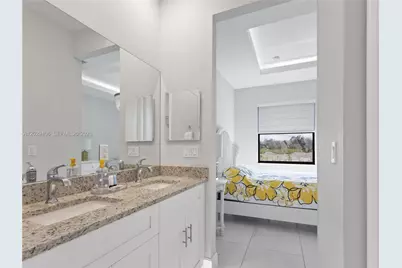 490 NW 37 Av., Naples, FL 34120 - Photo 8