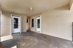 365 NW 46th St, Oakland Park, FL 33309 - Photo 20