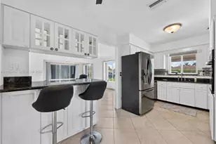365 NW 46th St, Oakland Park, FL 33309 - Photo 4