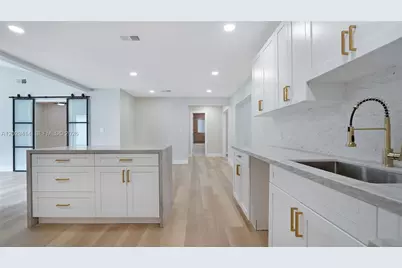 9661 NW 44th Ct, Sunrise, FL 33351 - Photo 16