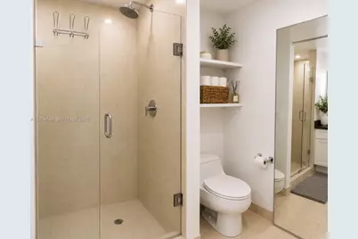 90 SW 3rd St #1703, Miami, FL 33130 - Photo 8