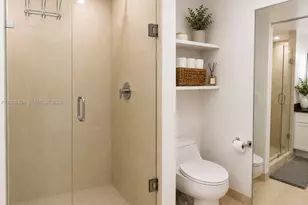90 SW 3rd St, Miami, FL 33130 - Photo 8