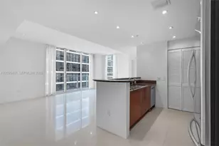 300 S Biscayne Blvd, Miami, FL 33131 - Photo 2