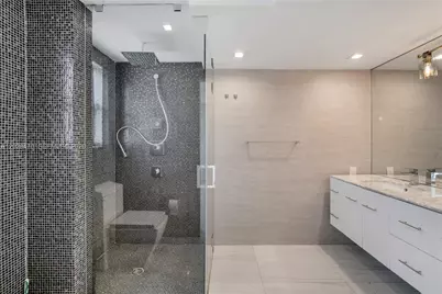 550 W 49th St #n/a, Miami Beach, FL 33140 - Photo 26
