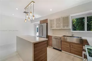 550 W 49th St, Miami Beach, FL 33140 - Photo 12