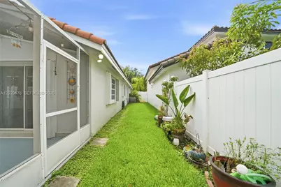 531 SW 176th Ave, Pembroke Pines, FL 33029 - Photo 32