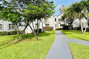 9429 Fontainebleau Blvd, Miami, FL 33172 - Photo 22