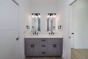 2925 13th St N, Saint Petersburg, FL 33704 - Photo 20