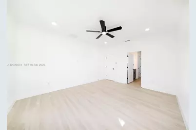 2925 13th St N, Saint Petersburg, FL 33704 - Photo 8