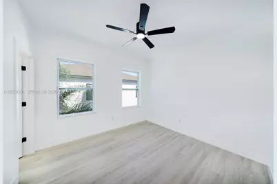2925 13th St N, Saint Petersburg, FL 33704 - Photo 16
