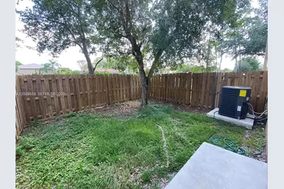 7980 S Southwood Cir #0, Davie, FL 33328 - Photo 2