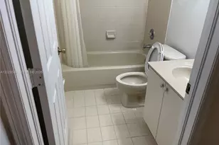 7980 S Southwood Cir, Davie, FL 33328 - Photo 18