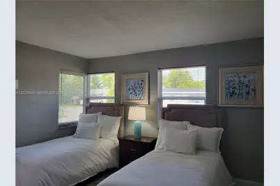 2560 NE 8th Ter, Pompano Beach, FL 33064 - Photo 14
