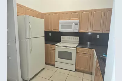 1658 SE 28th Ct #202, Homestead, FL 33035 - Photo 6