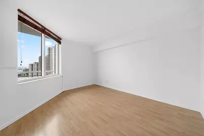 325 S Biscayne Blvd #2219, Miami, FL 33131 - Photo 14