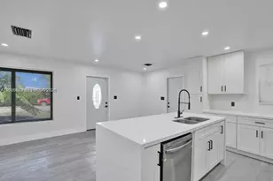 1628 NE 7th Ave, Fort Lauderdale, FL 33305 - Photo 4