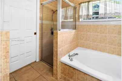 6124 NW 40th St, Coral Springs, FL 33067 - Photo 14