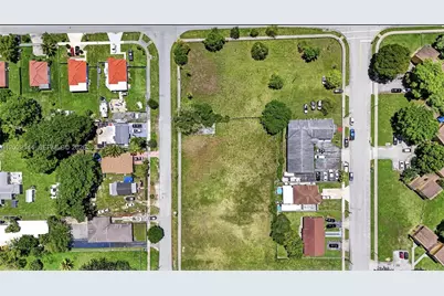 10330 SW 178th St, Miami, FL 33157 - Photo 2