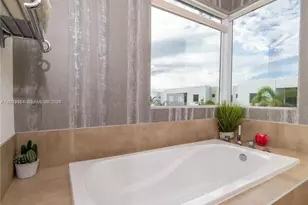 7480 NW 99th Ave, Doral, FL 33178 - Photo 14