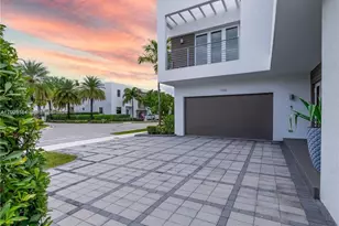 7480 NW 99th Ave, Doral, FL 33178 - Photo 2