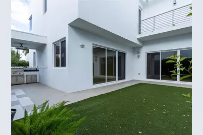 7480 NW 99th Ave, Doral, FL 33178 - Photo 6