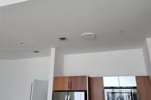 300 S Biscayne Blvd, Miami, FL 33131 - Photo 2