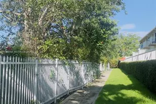 2036 NE 167th St, North Miami Beach, FL 33162 - Photo 30