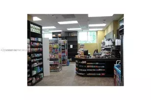 1900 N Bayshore Dr, Miami, FL 33132 - Photo 12