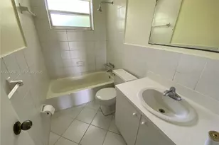 2400 NE 188th St, Miami, FL 33180 - Photo 10