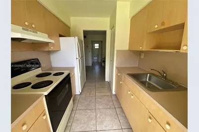2400 NE 188th St #2404, Miami, FL 33180 - Photo 6