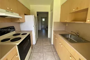2400 NE 188th St, Miami, FL 33180 - Photo 6
