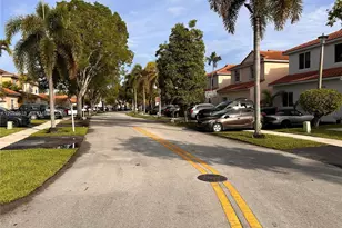 17835 SW 10th Ct, Pembroke Pines, FL 33029 - Photo 4