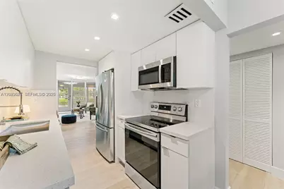 3141 NW 47th Ter #121, Lauderdale Lakes, FL 33319 - Photo 2