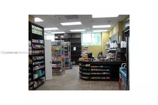1900 N Bayshore Dr, Miami, FL 33132 - Photo 12