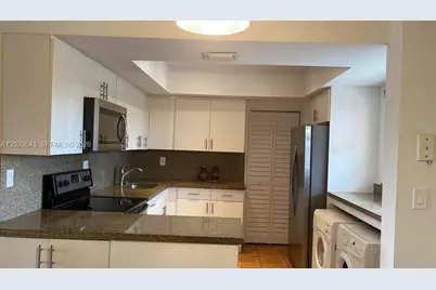 8775 Park Blvd #418, Miami, FL 33172 - Photo 2