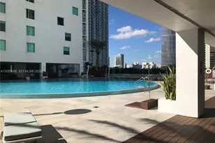 55 SE 6th St, Miami, FL 33131 - Photo 8