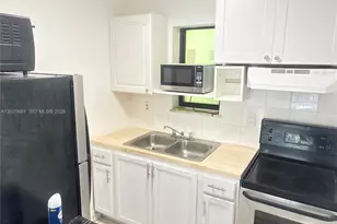 1530 SW 2nd St, Miami, FL 33125 - Photo 12