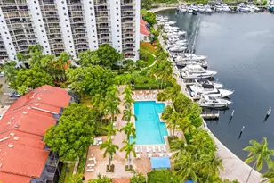 3610 Yacht Club Dr, Aventura, FL 33180 - Photo 40