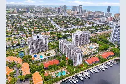 3610 Yacht Club Dr #1115, Aventura, FL 33180 - Photo 2