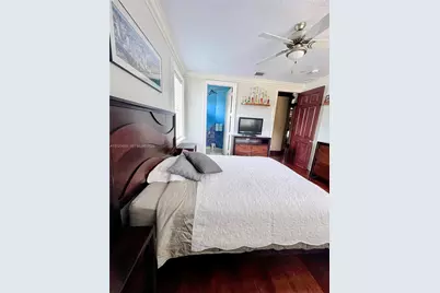 10445 Canterbury Ct, Davie, FL 33328 - Photo 90