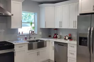 701 NE 14th St, Homestead, FL 33030 - Photo 2