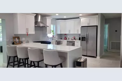 701 NE 14th St, Homestead, FL 33030 - Photo 1